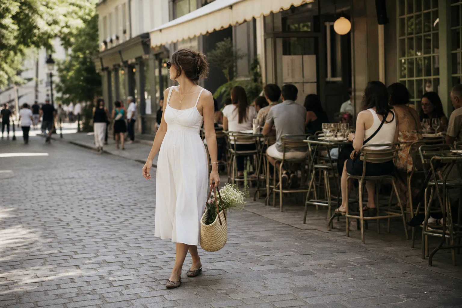 Adopter le style Euro Summer : la robe évasée et les ballerines en résille
