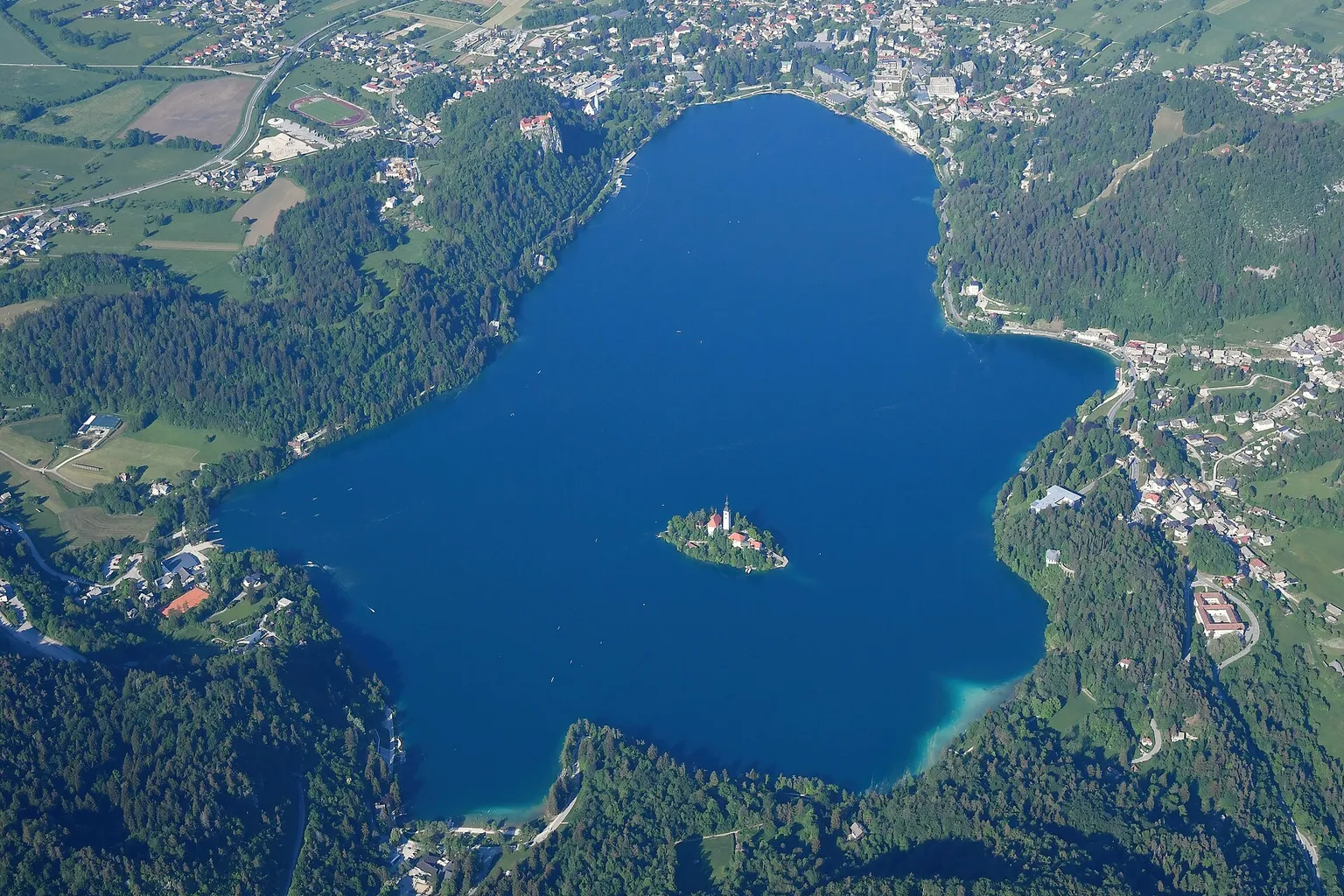 Lac de Bled : pourquoi sa visite reste si magique et préservée