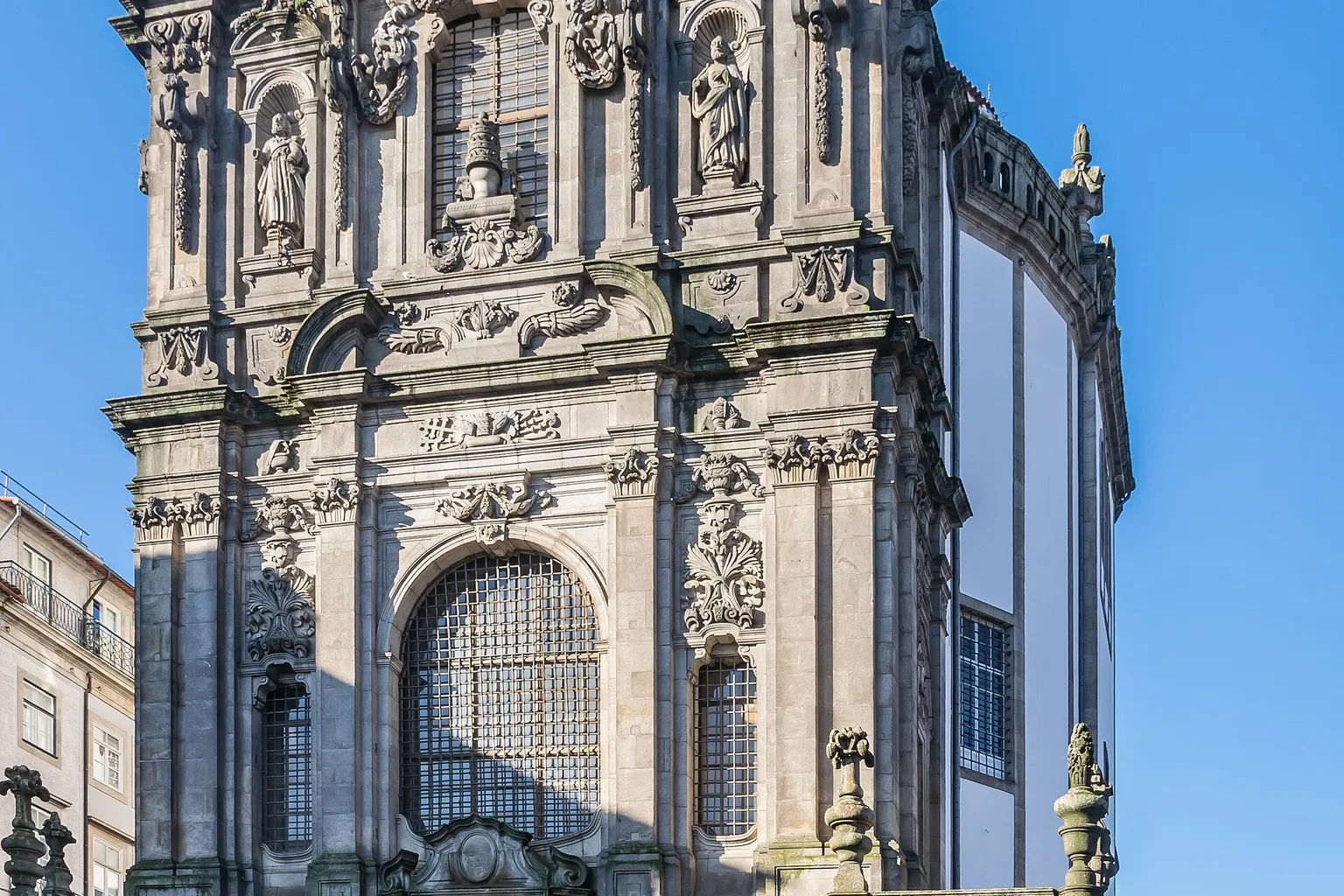 Tour des Clercs : vertige et panorama au cœur de Porto